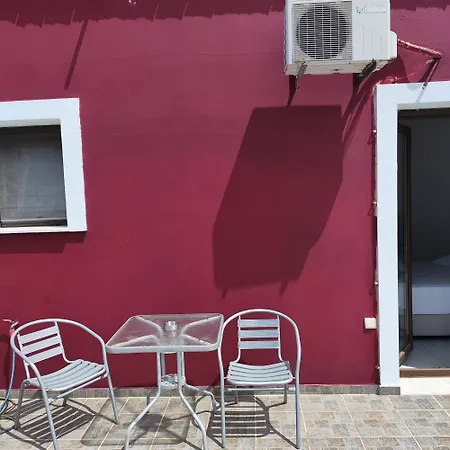Ekaterini Apartman Guviá